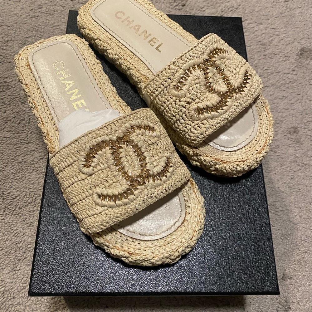 CHANEL Cream Raffia Slide Sandals with CC Embroidery